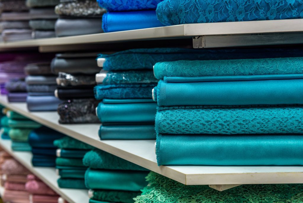 С САЛОНАМИ И МАГАЗИНАМИ